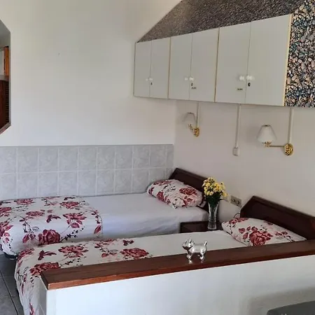 Ap260, Club Atlantis, * Адехе